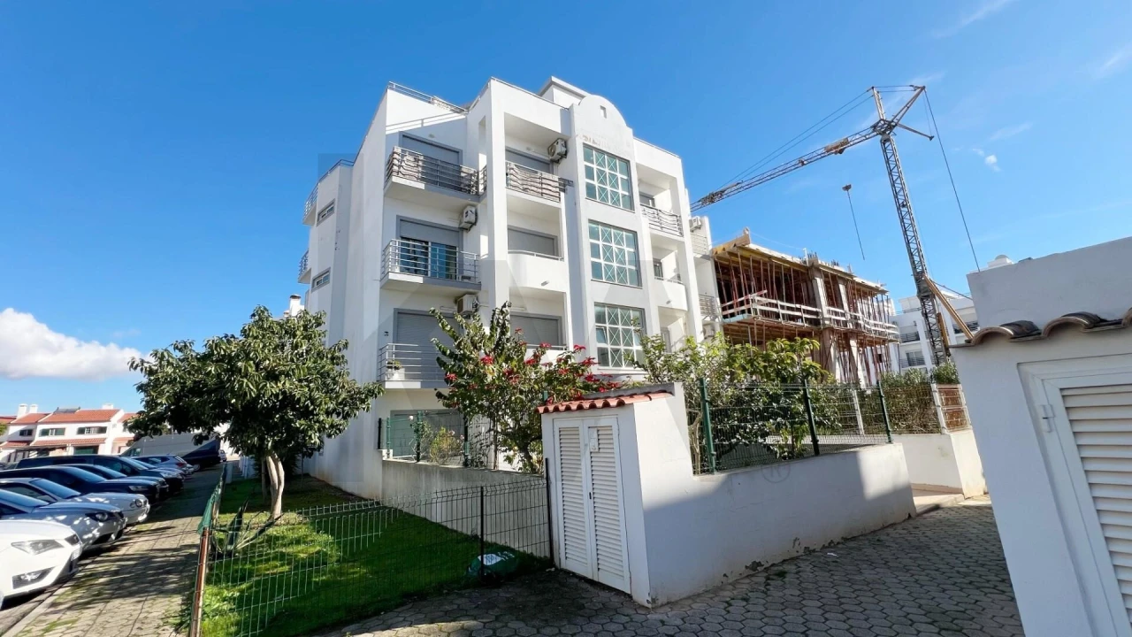 Apartamento T2 para Arrendamento em Estômbar e Parchal Foto 32