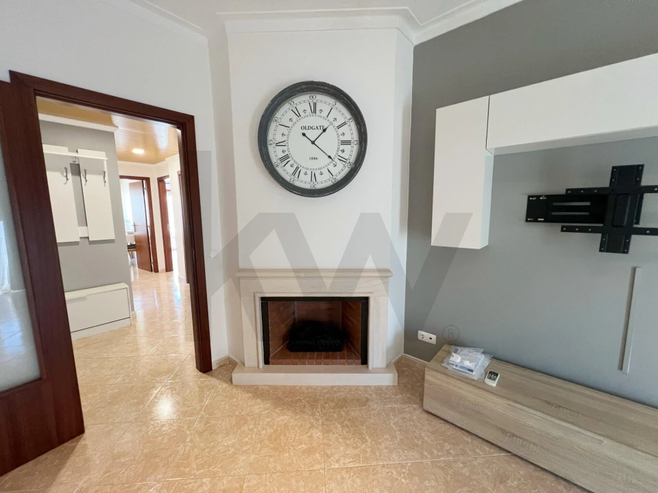 Apartamento T2 para Arrendamento em Estômbar e Parchal Foto 9