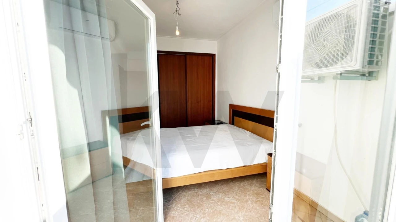 Apartamento T2 para Arrendamento em Estômbar e Parchal Foto 12