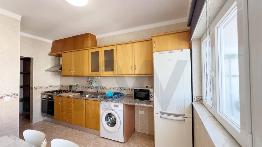 Apartamento T2 para Arrendamento em Estômbar e Parchal Foto 22