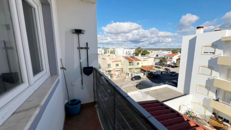Apartamento T2 para Arrendamento em Estômbar e Parchal Foto 26