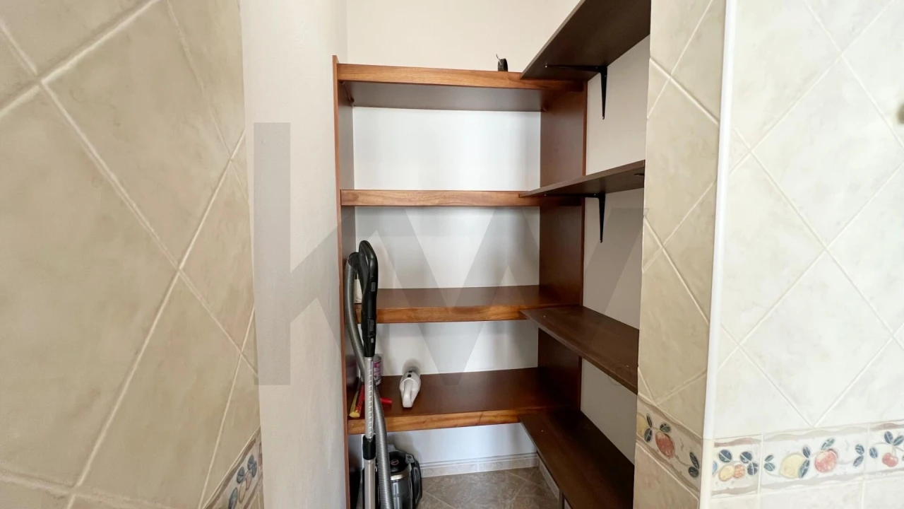 Apartamento T2 para Arrendamento em Estômbar e Parchal Foto 25