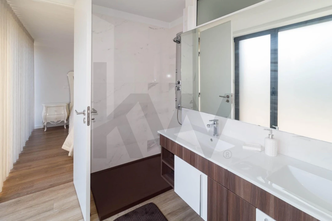 Moradia T3 para Venda em Freamunde Foto 24