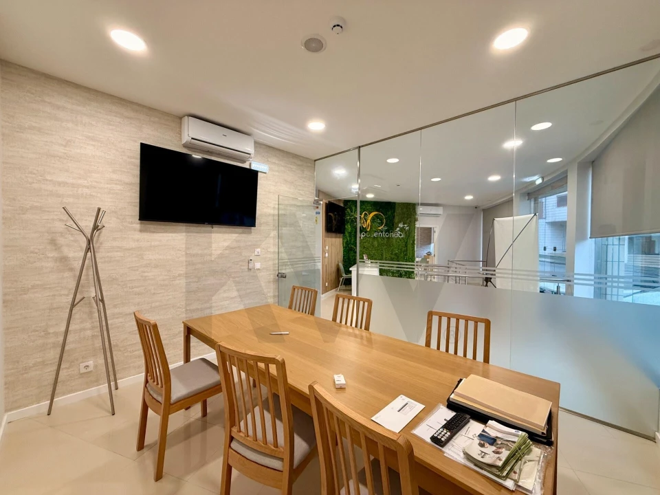 Loja para Venda em Mafamude e Vilar do Paraíso Foto 3