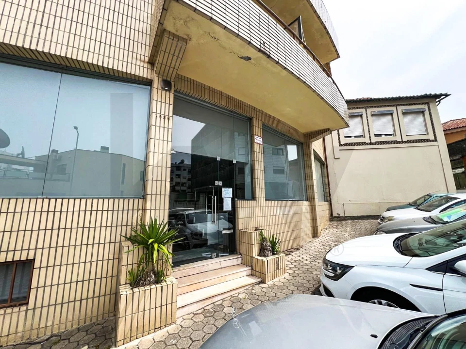 Loja para Venda em Mafamude e Vilar do Paraíso Foto 2