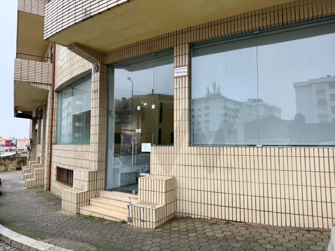 Loja para Venda em Mafamude e Vilar do Paraíso Foto 1