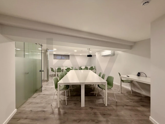 Loja para Venda em Mafamude e Vilar do Paraíso Foto 13