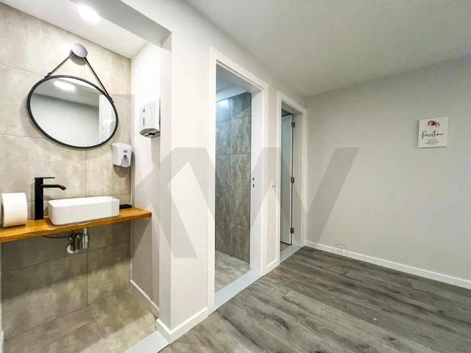 Loja para Venda em Mafamude e Vilar do Paraíso Foto 12