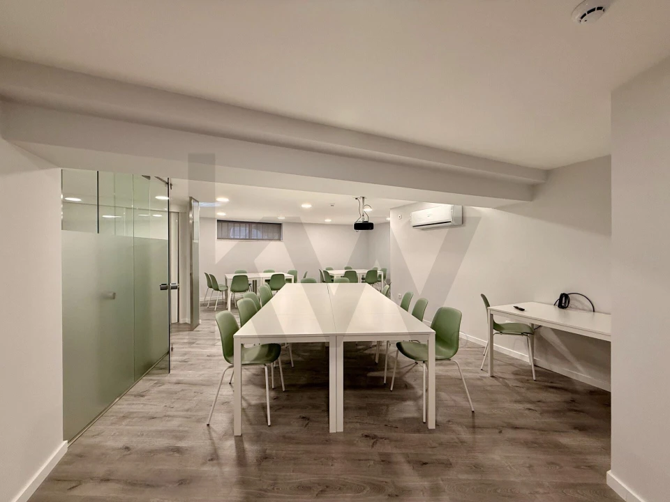 Loja para Venda em Mafamude e Vilar do Paraíso Foto 13