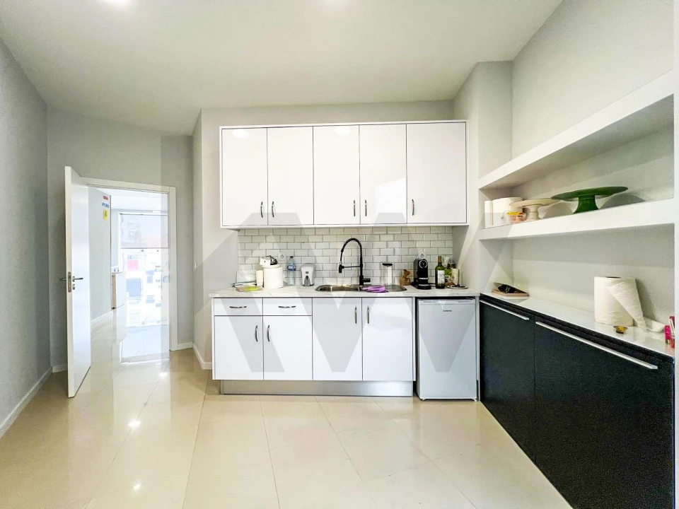 Loja para Venda em Mafamude e Vilar do Paraíso Foto 14