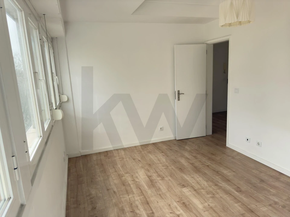 Apartamento T1 para Arrendamento em Campo de Ourique Foto 21
