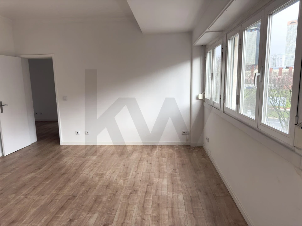 Apartamento T1 para Arrendamento em Campo de Ourique Foto 5