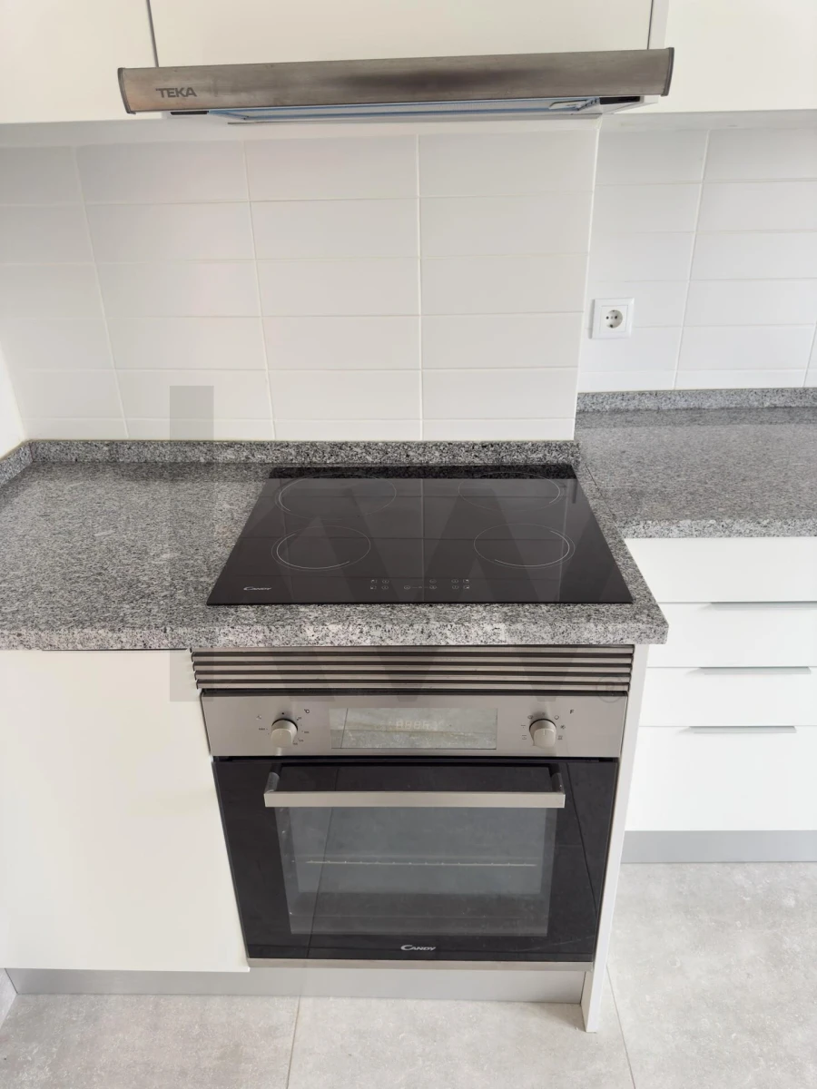 Apartamento T1 para Arrendamento em Campo de Ourique Foto 16