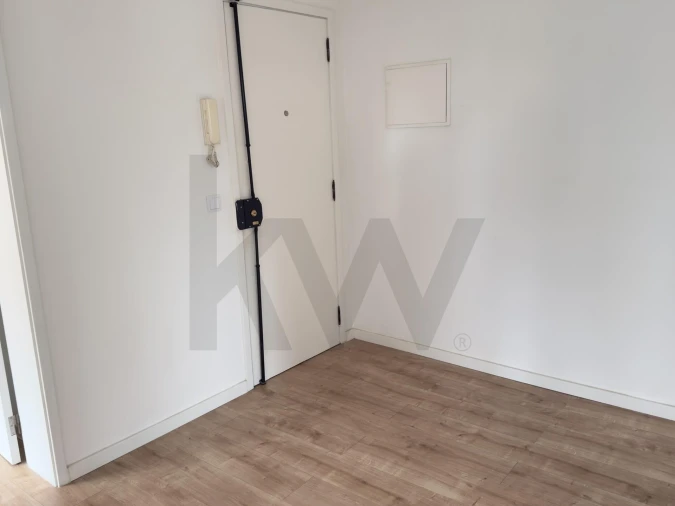 Apartamento T1 para Arrendamento em Campo de Ourique Foto 24