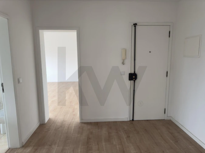 Apartamento T1 para Arrendamento em Campo de Ourique Foto 1