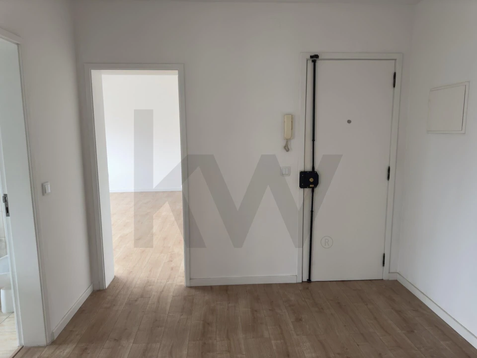 Apartamento T1 para Arrendamento em Campo de Ourique Foto 1