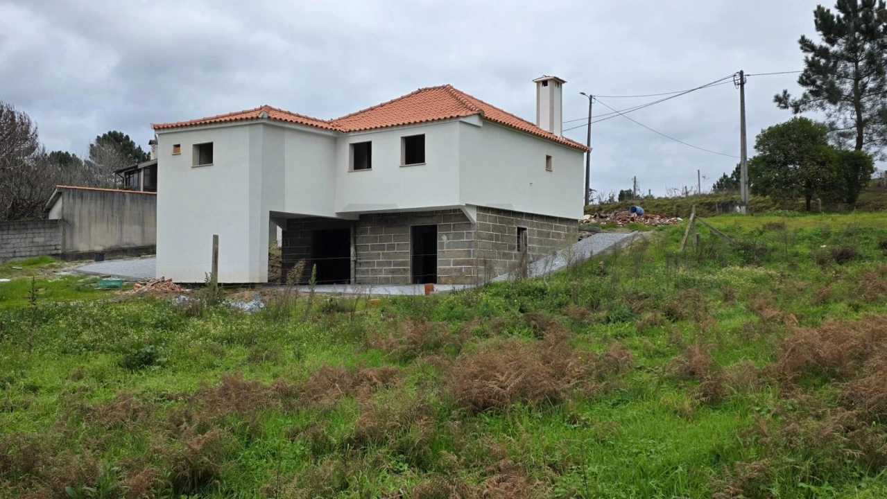 Moradia T3 para Venda em Telões Foto 11