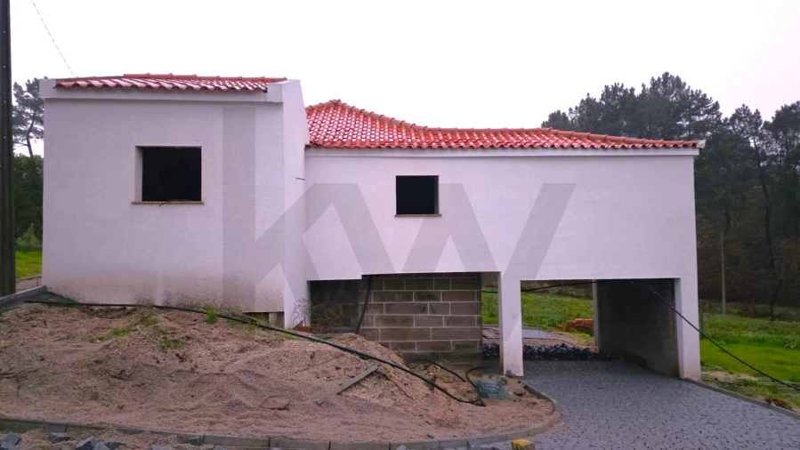 Moradia T3 para Venda em Telões Foto 2