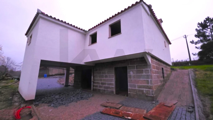 Moradia T3 para Venda em Telões Foto 7