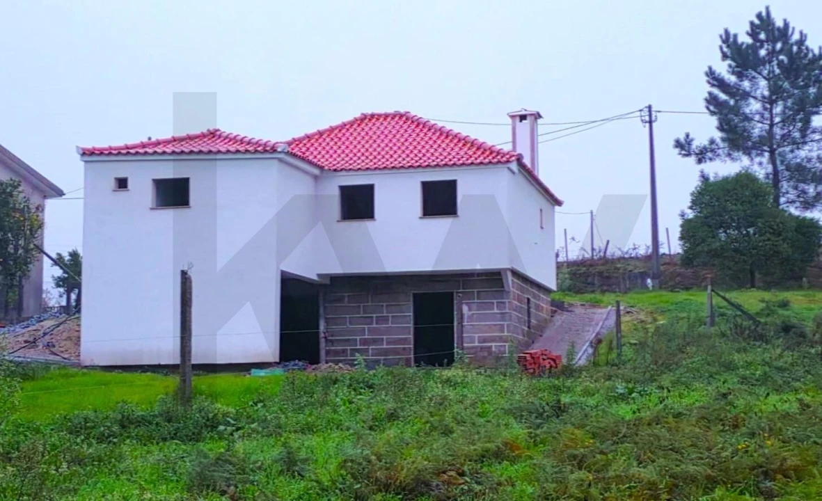 Moradia T3 para Venda em Telões Foto 1