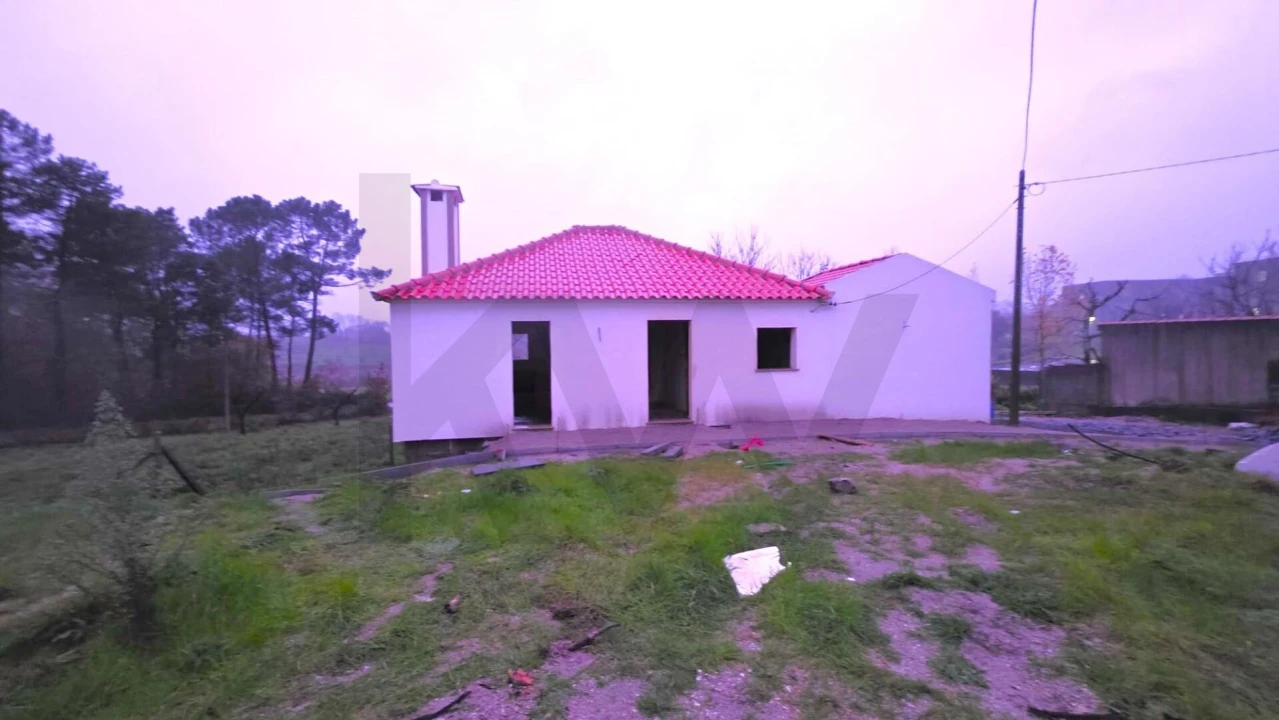 Moradia T3 para Venda em Telões Foto 6