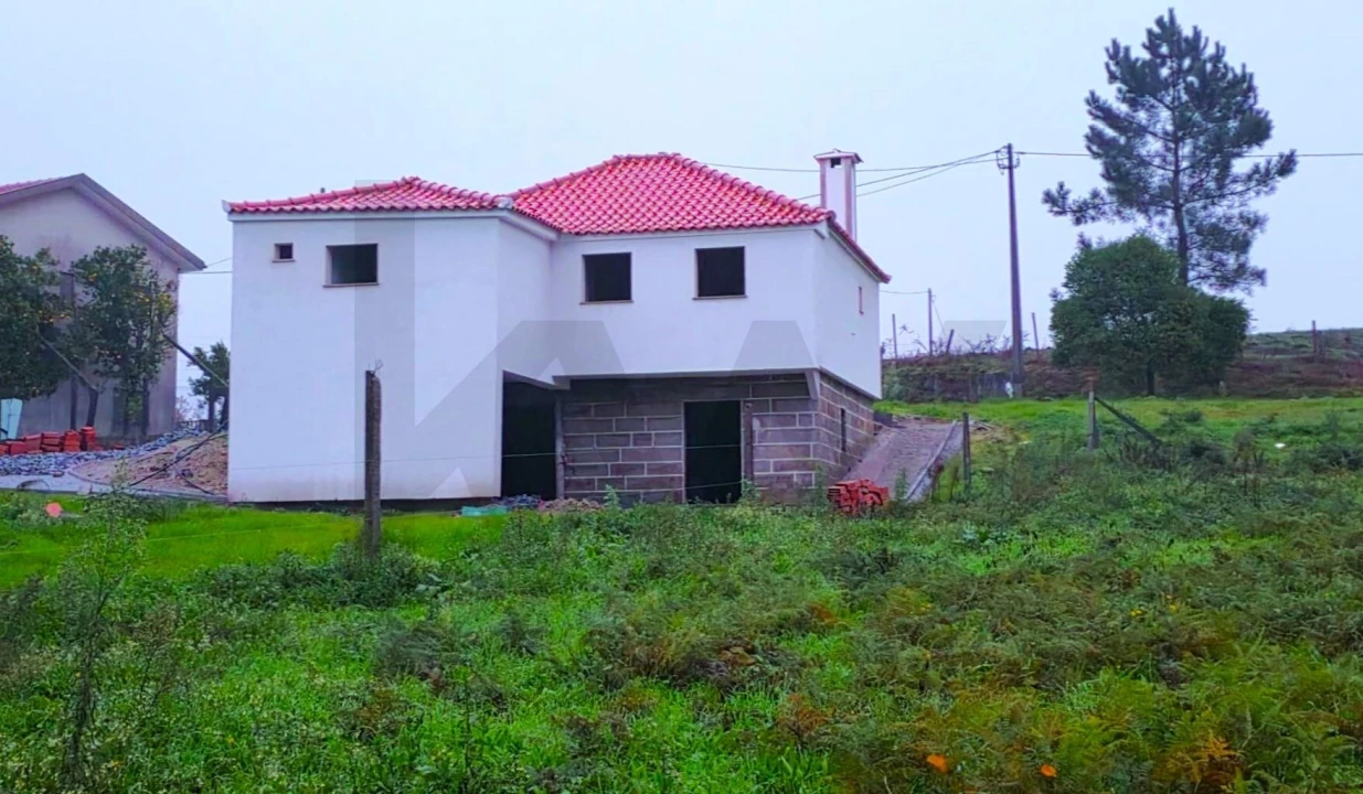 Moradia T3 para Venda em Telões Foto 4