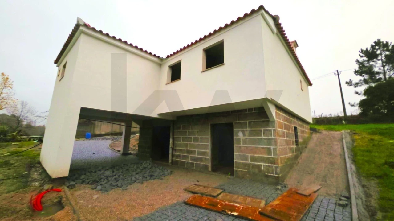 Moradia T3 para Venda em Telões Foto 5