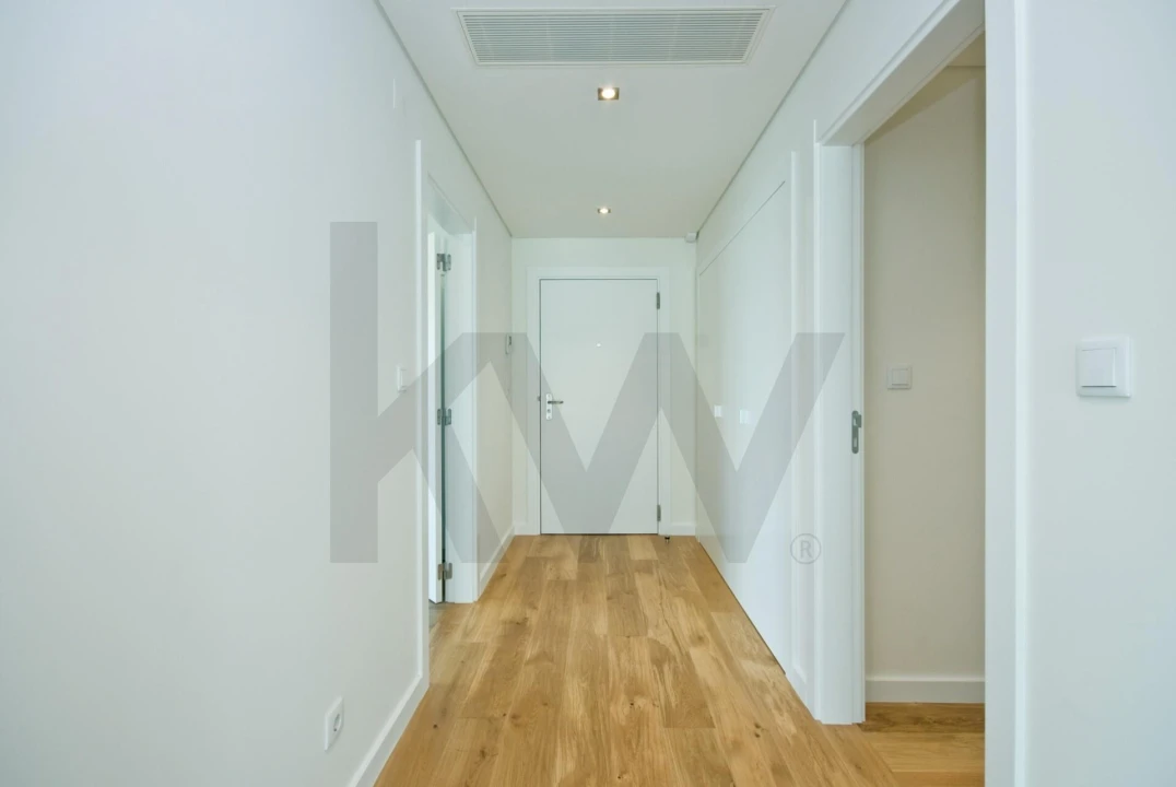 Apartamento T3 para Arrendamento em Lumiar Foto 4