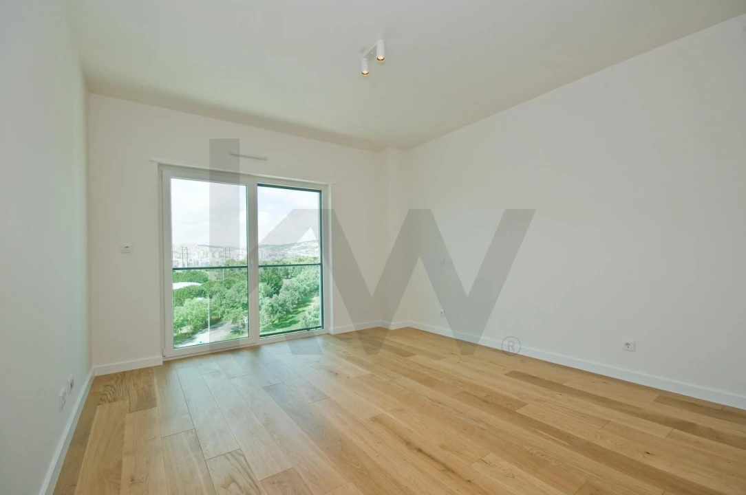 Apartamento T3 para Arrendamento em Lumiar Foto 13