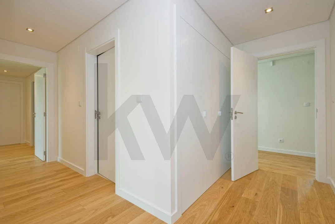 Apartamento T3 para Arrendamento em Lumiar Foto 14