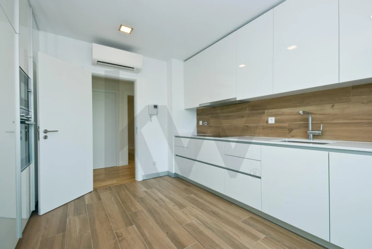 Apartamento T3 para Arrendamento em Lumiar Foto 15