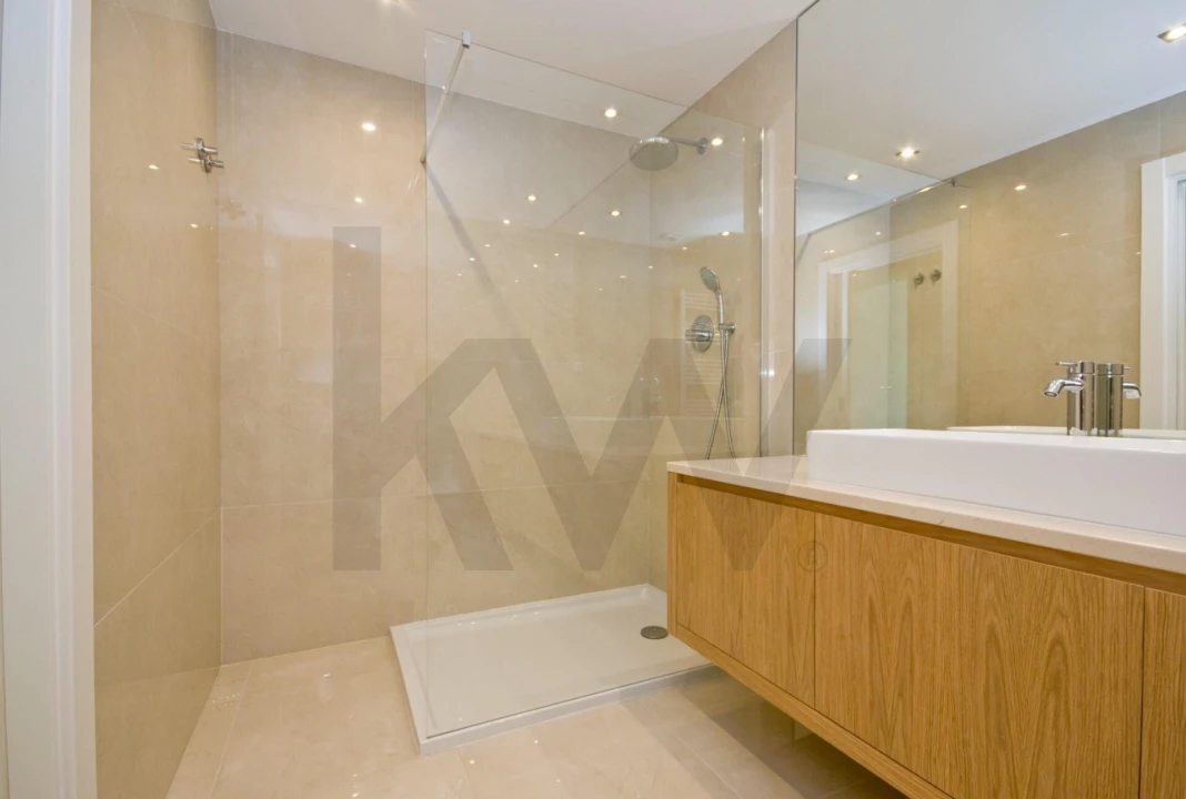 Apartamento T3 para Arrendamento em Lumiar Foto 11