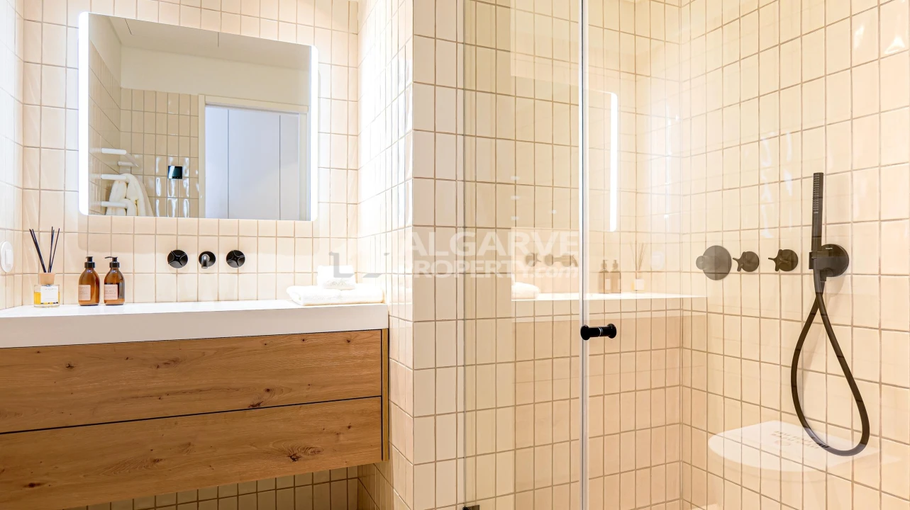 Apartamento T3 para Venda em Quarteira Foto 32
