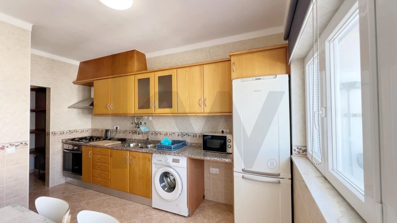 Apartamento T2 para Arrendamento férias em Estômbar e Parchal Foto 22