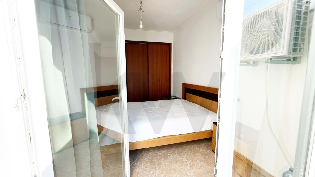 Apartamento T2 para Arrendamento férias em Estômbar e Parchal Foto 12
