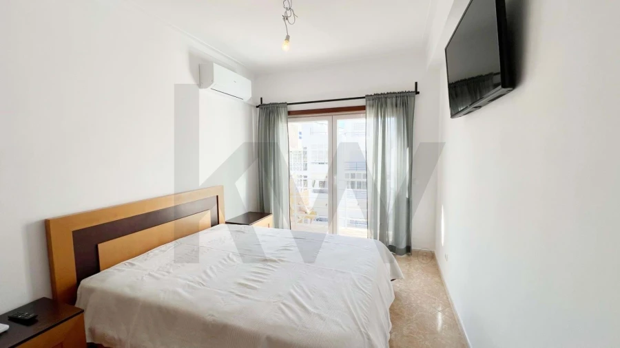 Apartamento T2 para Arrendamento férias em Estômbar e Parchal Foto 10