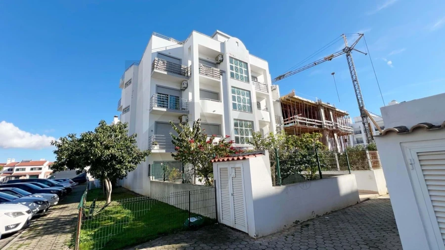 Apartamento T2 para Arrendamento férias em Estômbar e Parchal Foto 32