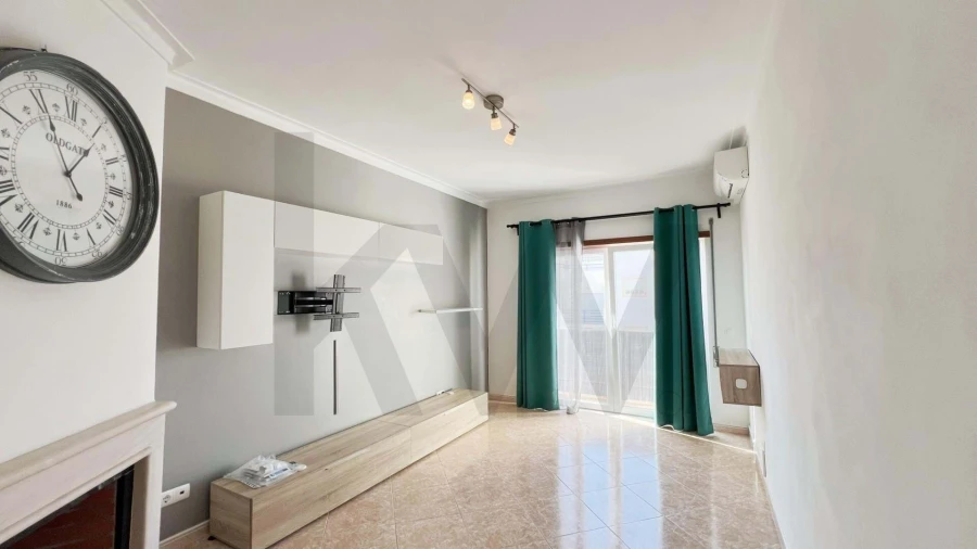 Apartamento T2 para Arrendamento férias em Estômbar e Parchal