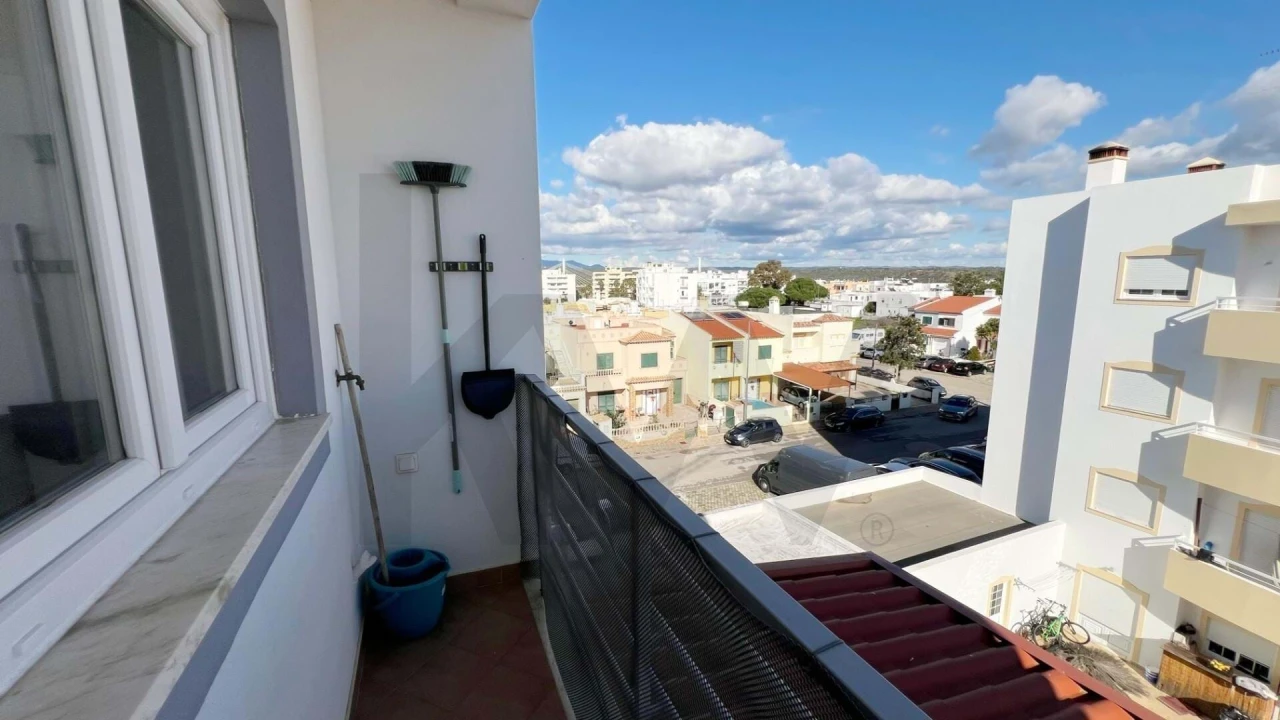 Apartamento T2 para Arrendamento férias em Estômbar e Parchal Foto 26