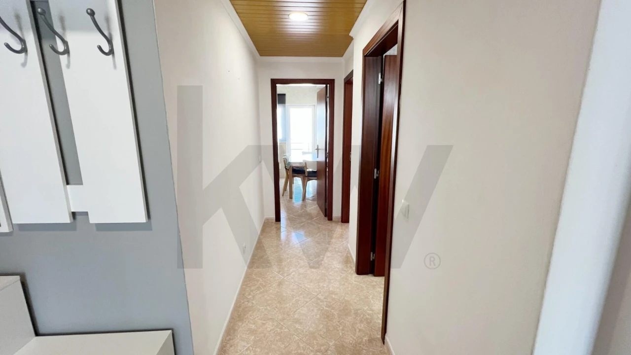 Apartamento T2 para Arrendamento férias em Estômbar e Parchal Foto 7