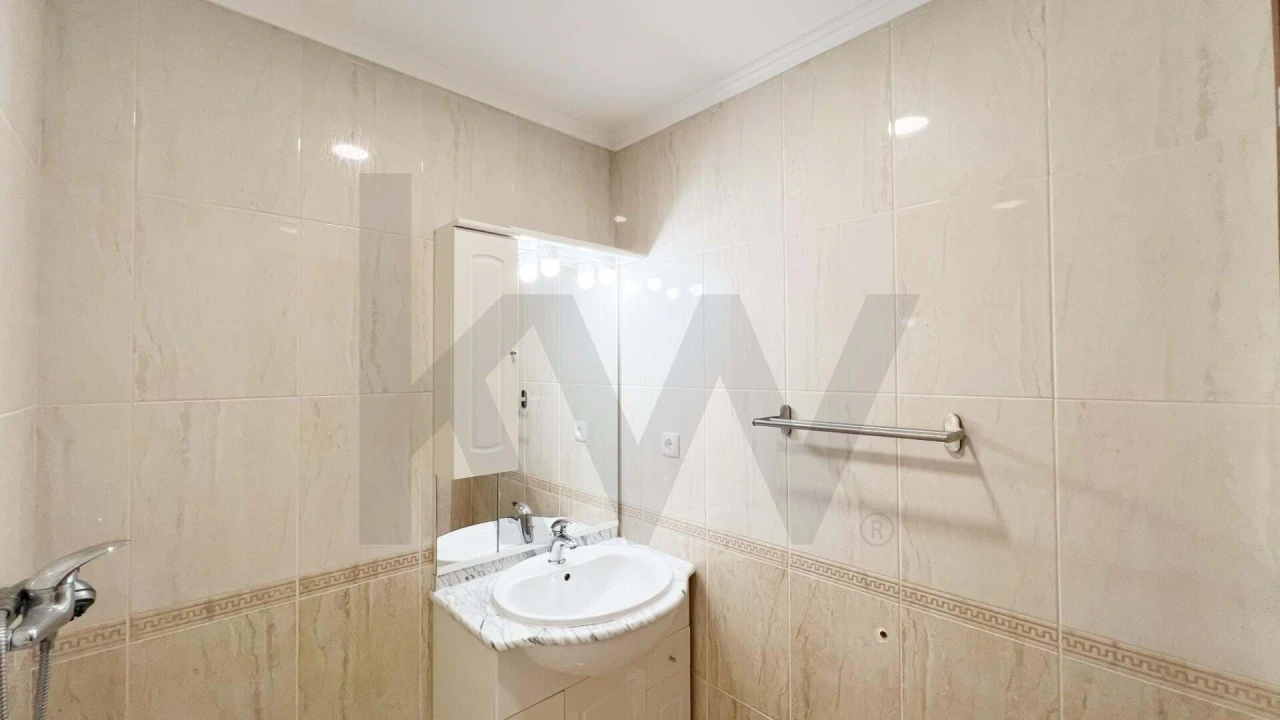 Apartamento T2 para Arrendamento férias em Estômbar e Parchal Foto 21