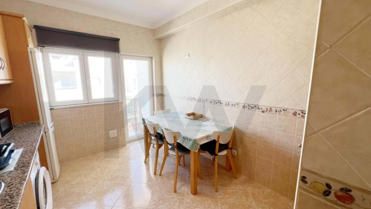 Apartamento T2 para Arrendamento férias em Estômbar e Parchal Foto 24