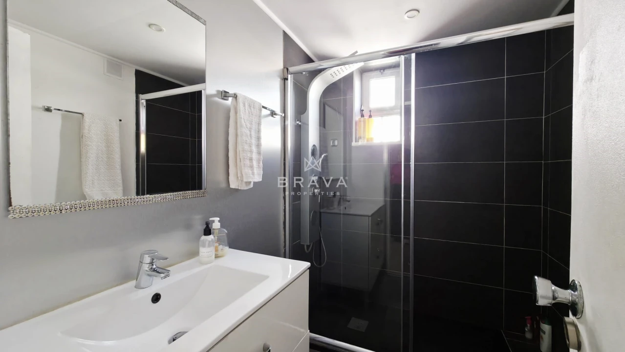 Moradia T3 para Venda em Quarteira Foto 16