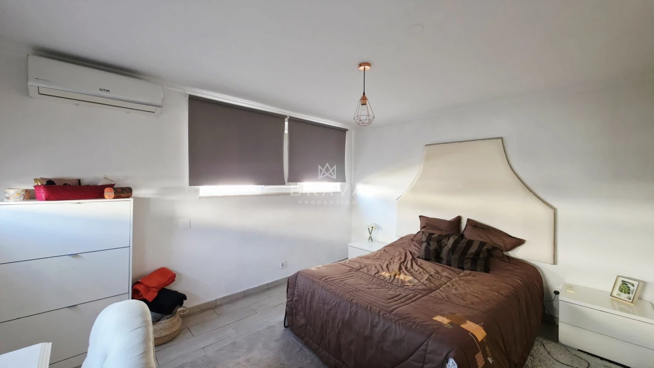 Moradia T3 para Venda em Quarteira Foto 11