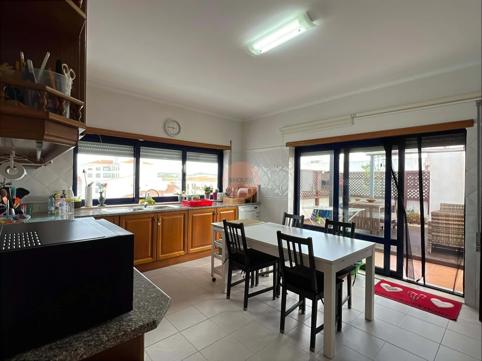 Apartamento T3 para Venda em Bombarral e Vale Covo Foto 2