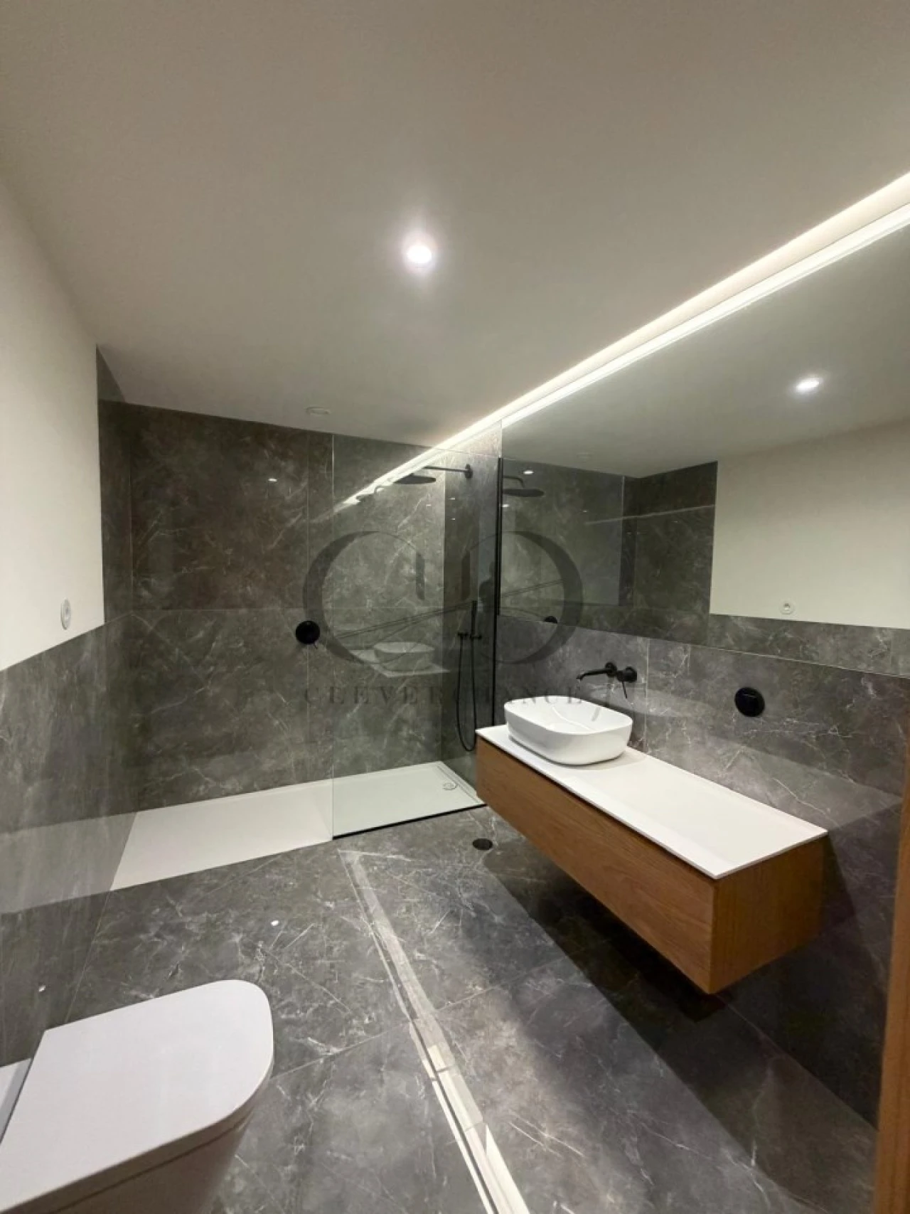 Apartamento T2 para Venda em Cedofeita, Santo Ildefonso, Sé, Miragaia, São Nicolau e Vitória Foto 8