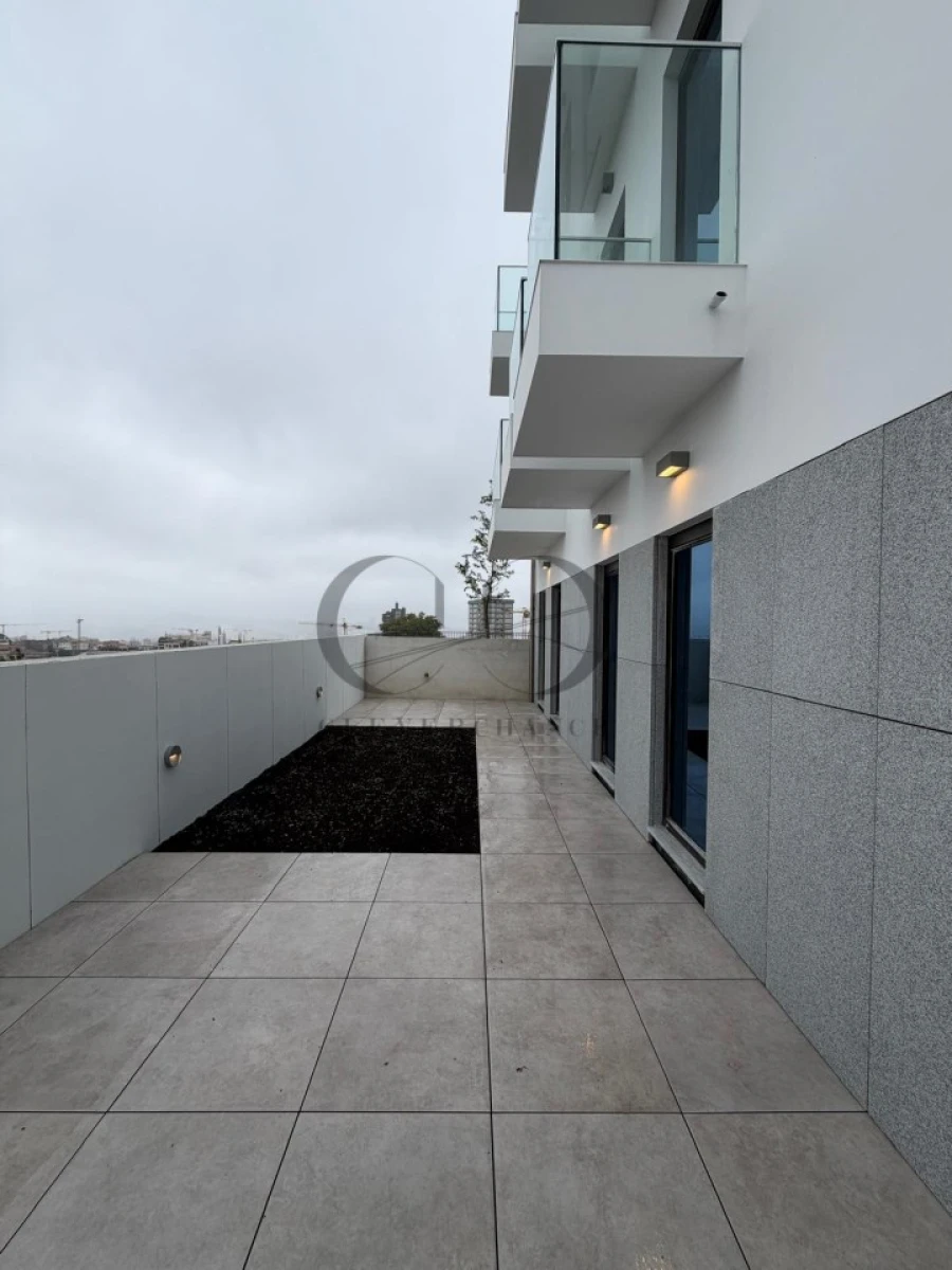 Apartamento T2 para Venda em Cedofeita, Santo Ildefonso, Sé, Miragaia, São Nicolau e Vitória Foto 16