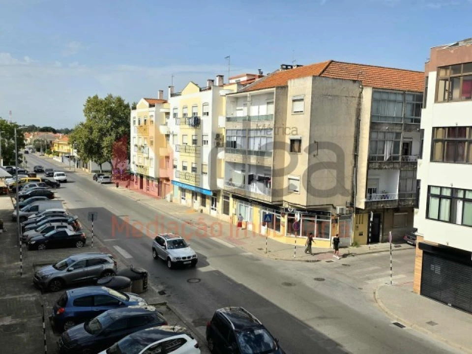 Apartamento T3 para Venda em Amora Foto 1