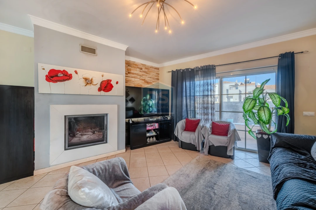 Moradia T4 para Venda em Almancil Foto 8