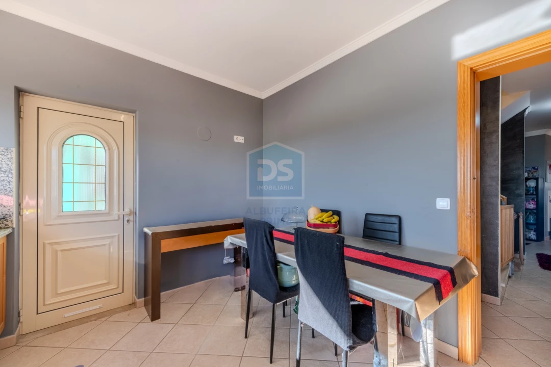 Moradia T4 para Venda em Almancil Foto 37